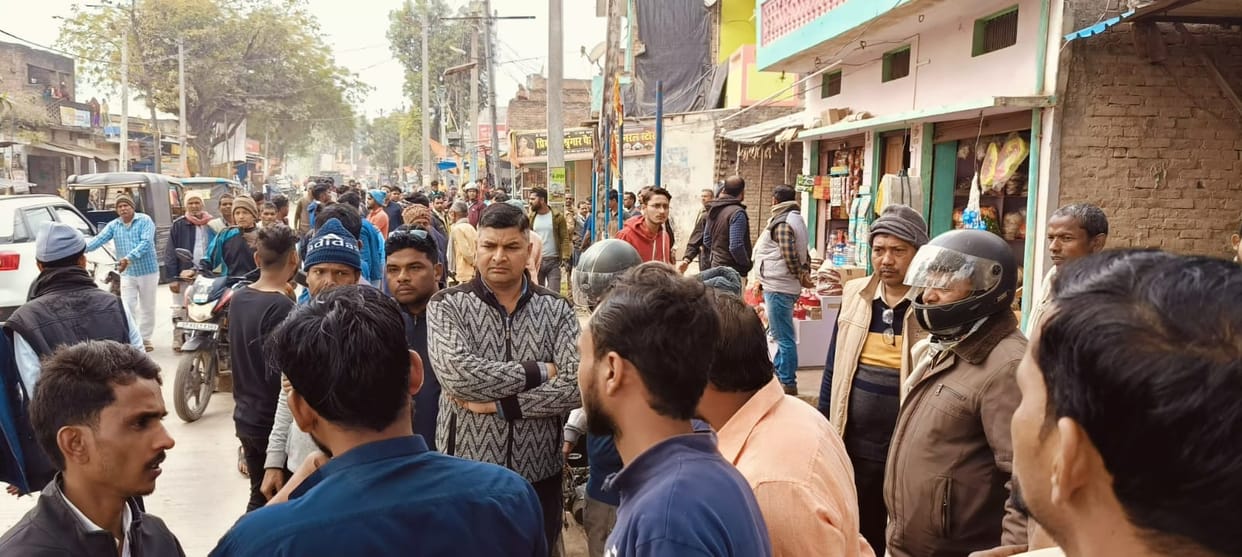 criminal attack with knife on young man due to avenge slap in mau