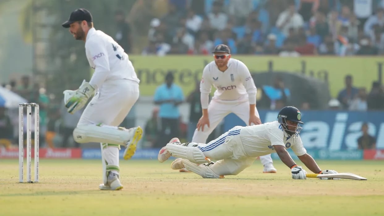 IND vs ENG Sarfaraz Khan became hero by scoring a half-century Rohit Sharma furious on Ravindra Jadeja