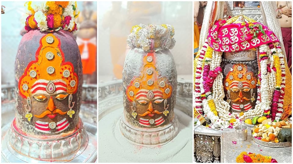 Ujjain Baba Mahakal adorned with Makhana garland and Om cloth gave the message of peace