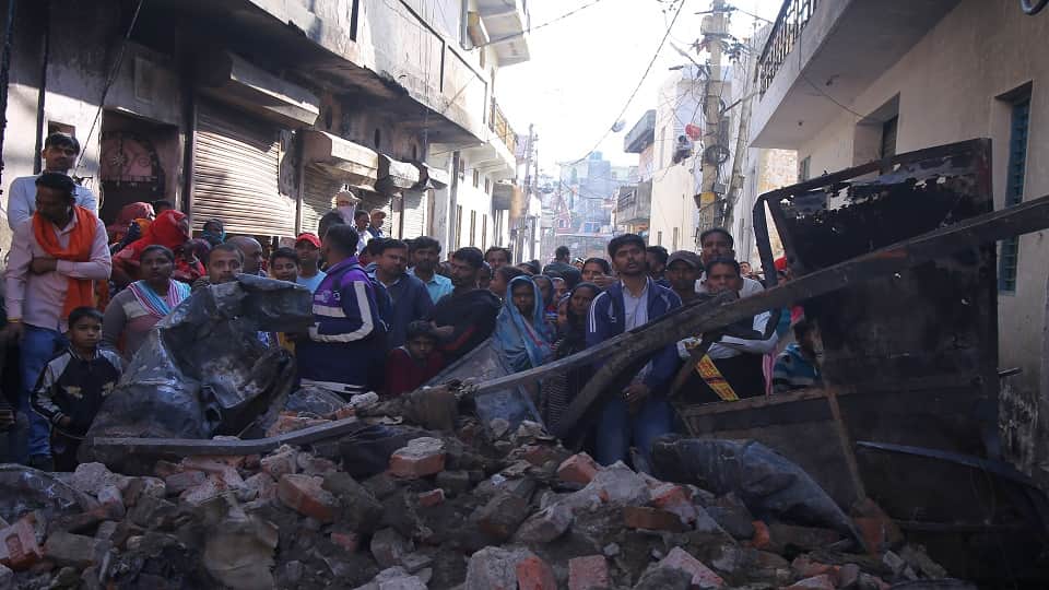 Delhi Alipur Fire Had the help of fire brigade been available people lives could have been saved