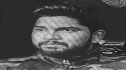 PHOTOS: मास्टरमाइंड के घर की हुई कुर्की, आरोपियों के पोस्टर भी जारी, तस्वीरों में देखें सभी नौ वांटेड के चेहरे Haldwani violence: Posters of accused of Haldwani violence released in haldwani