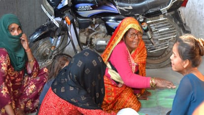 Two sisters fell into a well while drying clothes on the terrace