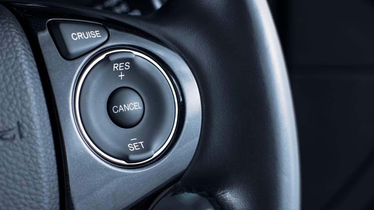 When cruise control feature be used in the vehicle and when does the danger increase, know complete details