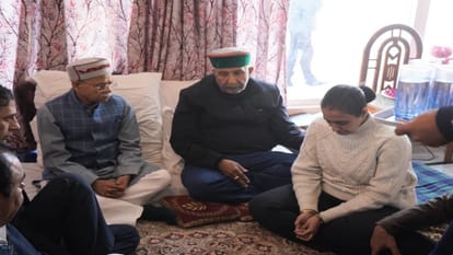 Governor Shiv Pratap Shukla reached the house of Deputy Chief Minister and expressed grief over the demise of
