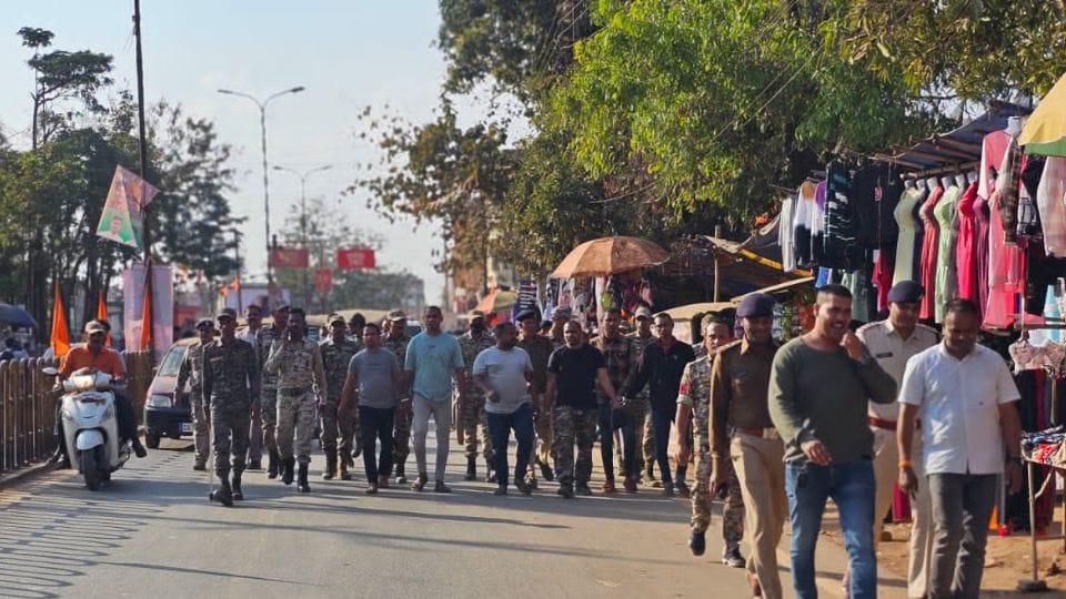 gang members opened fire on leader of another gang in Jagdalpur