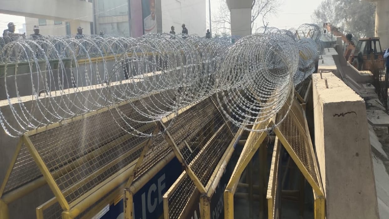 Farmers Movement, Security guarded in Bahadurgarh tightened, number of concrete barricades increased