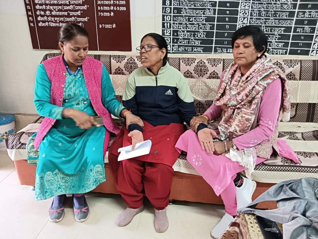 MP News: Lokayukta caught the female clerk of School Education Department taking bribe, she was demanding Rs 5