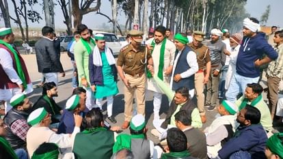 Bharat Bandh: Effect of Bharat Bandh in UP, BKU workers engaged in blocking roads and police officers alert