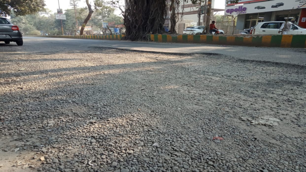 Nagar Nigam spent 50 crores in Meerut but roads were uprooted in 90 days