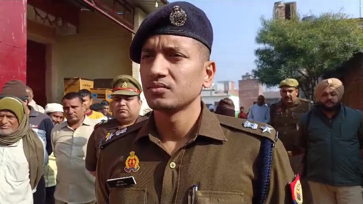 Shamli: Dead body of woman found hanging, suspicion of murder, police officers engaged in investigation