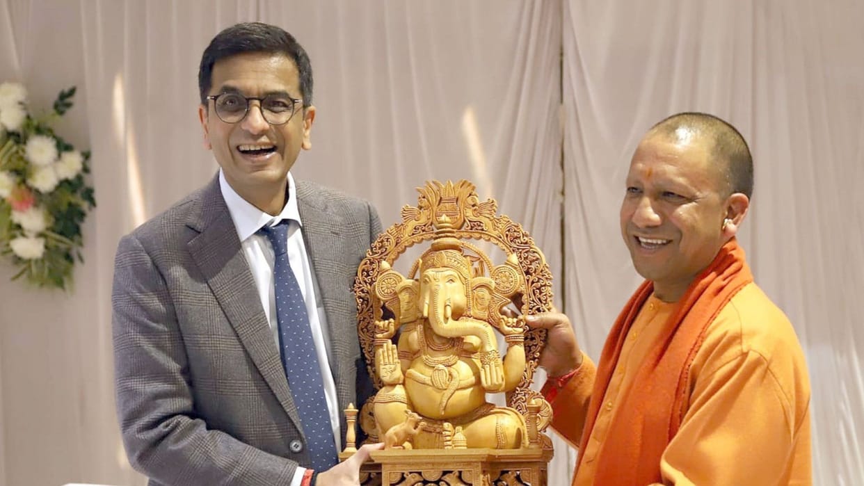 CJI Chandrachud inaugurated the course of National Law University, CM Yogi was also present.