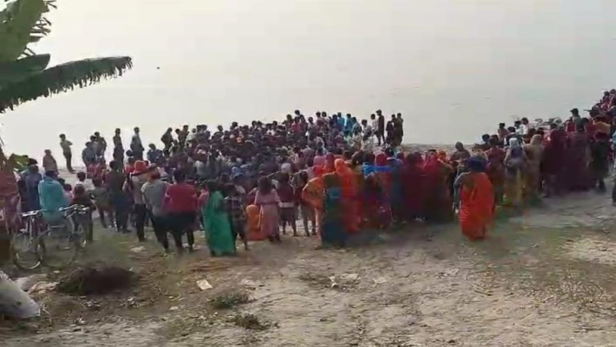 Seven youths who had gone to immerse Saraswati idol in Vaishali drowned; Two died, family in mourning