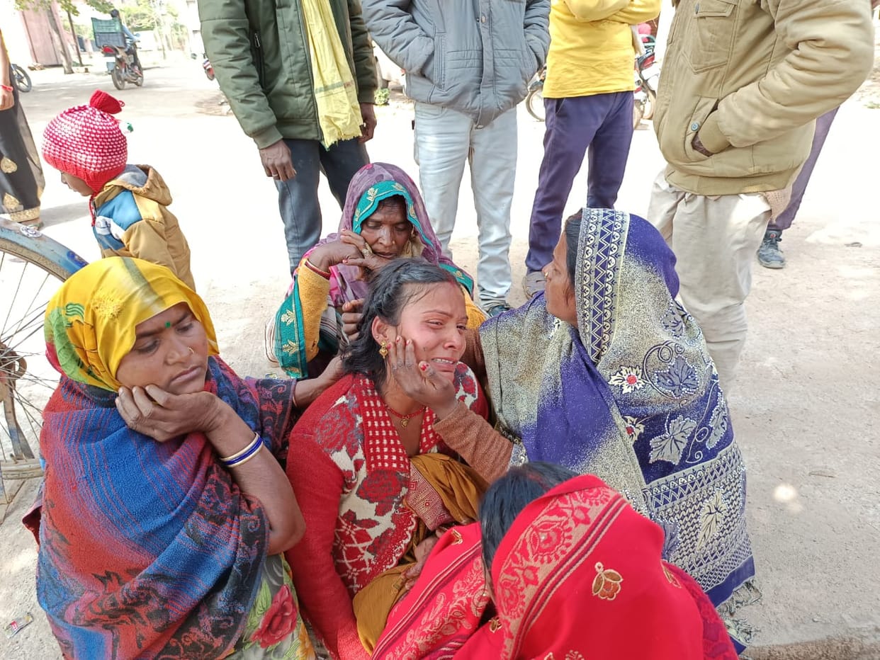 Two friends died in road accident in Sonbhadra