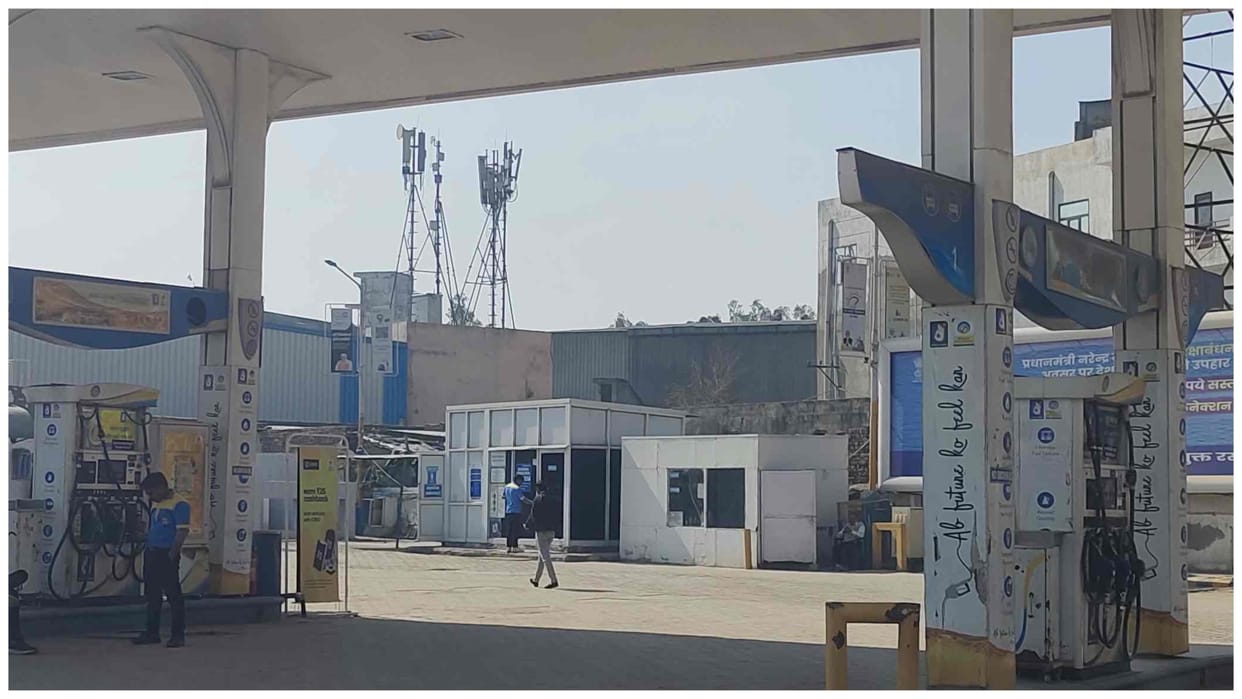 Haryana: Petrol pumps lying empty after Tikri border is sealed