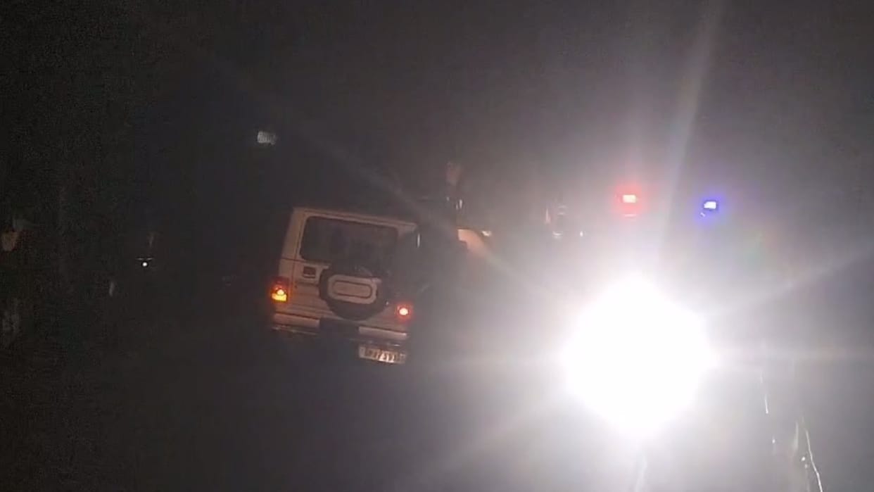 One man died when a vehicle of magistrate hits a man in Balrampur.