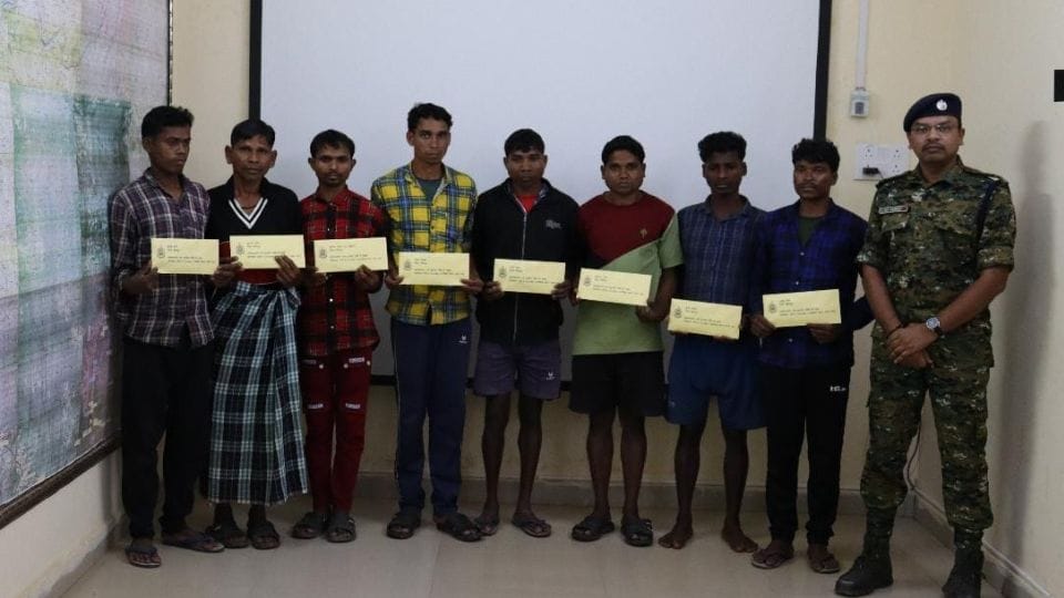 Naxalites surrender in Bijapur Bhairamgarh Area Committee and Gangalur Area Committee