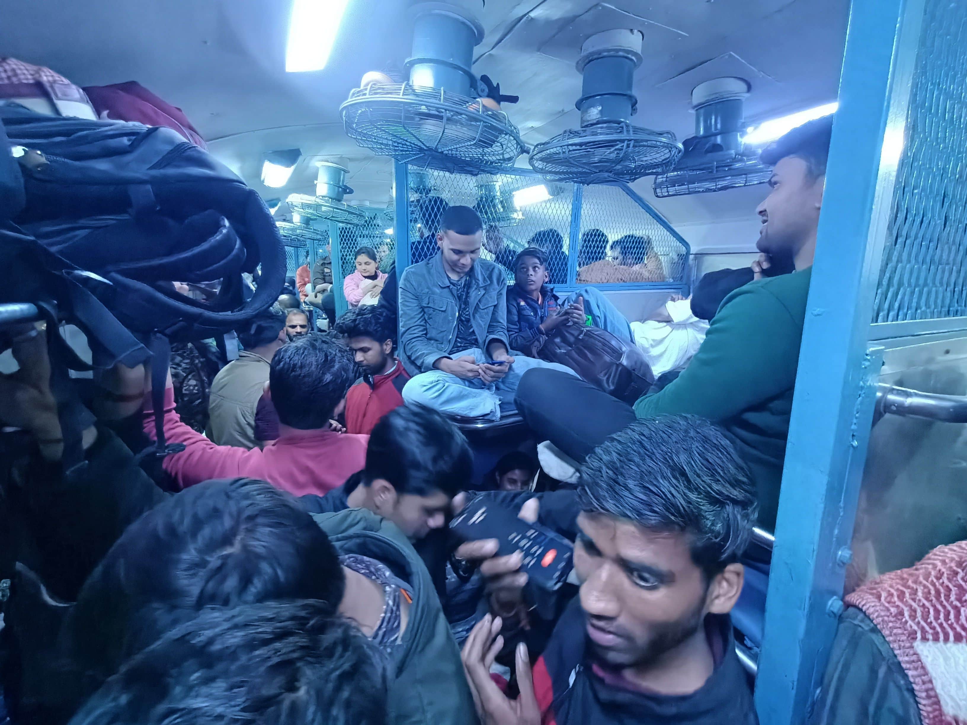 Constable Recruitment: What tragedy have the candidates gone through to go home after the exam, these picture