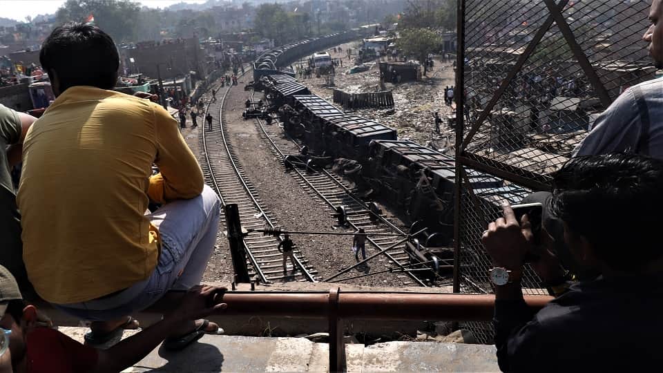Goods train derails near Sarai Rohilla railway station delhi