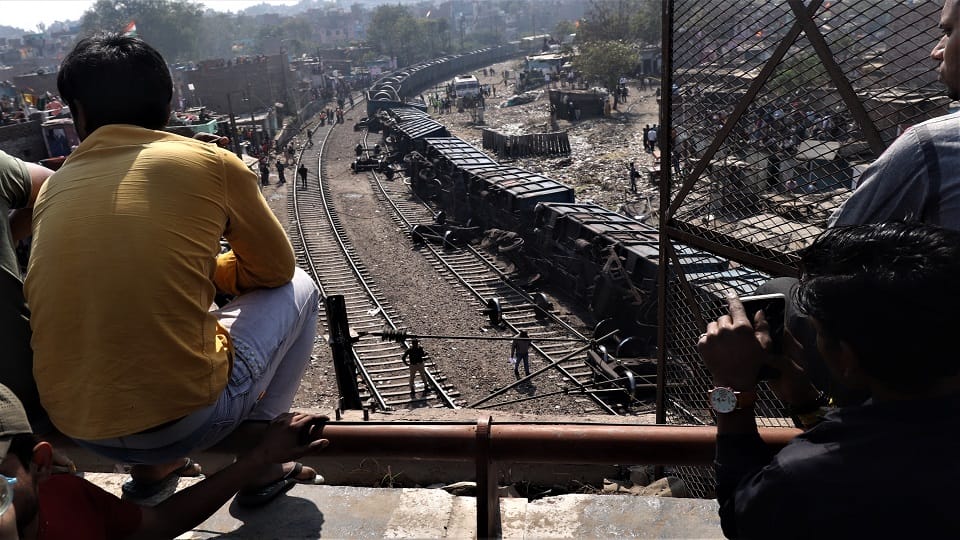 Goods train derails near Sarai Rohilla railway station delhi