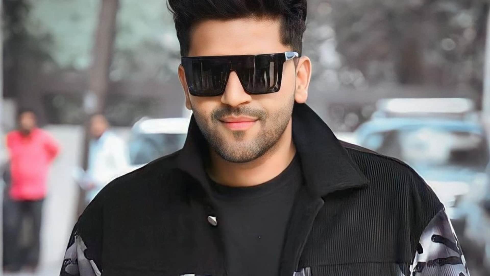 Bollywood singers who faced financial crisis during childhood and started singing to earn money