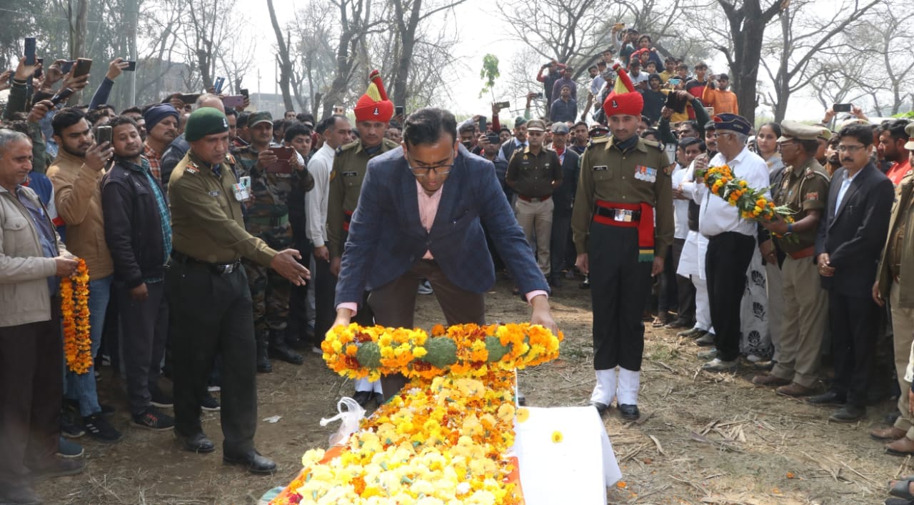 Jawan Nitin last rites were performed in a sad atmosphere in Bijnor, see photos