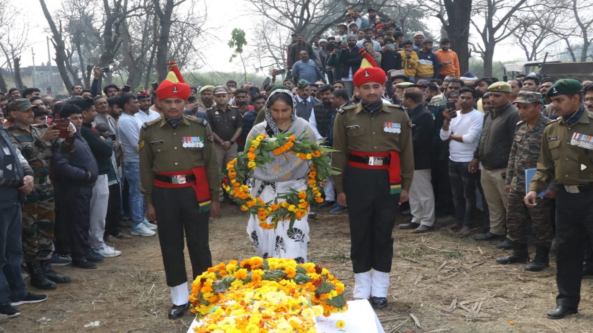 Jawan Nitin last rites were performed in a sad atmosphere in Bijnor, see photos