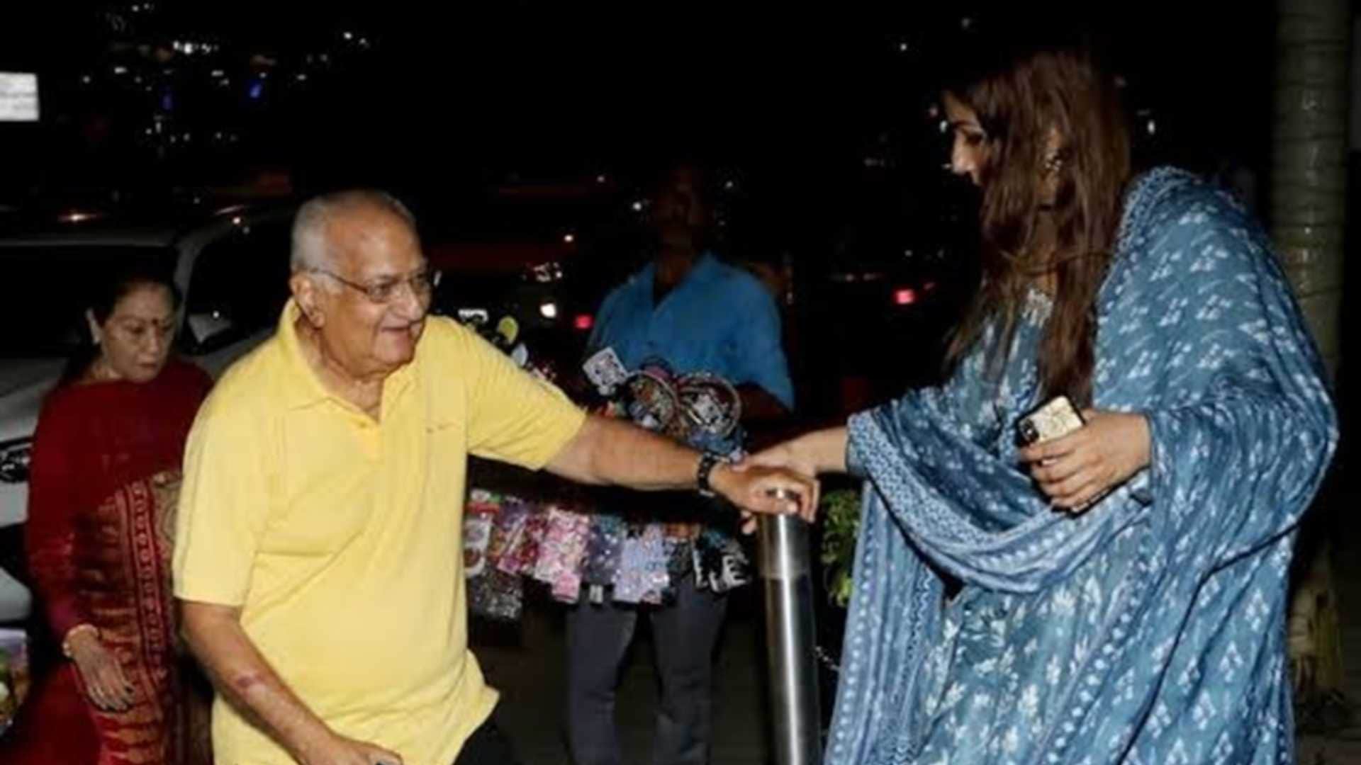 10 interesting quotes of Raveena tandon on his father ravi tandon birthday agra jawan majboor balidan