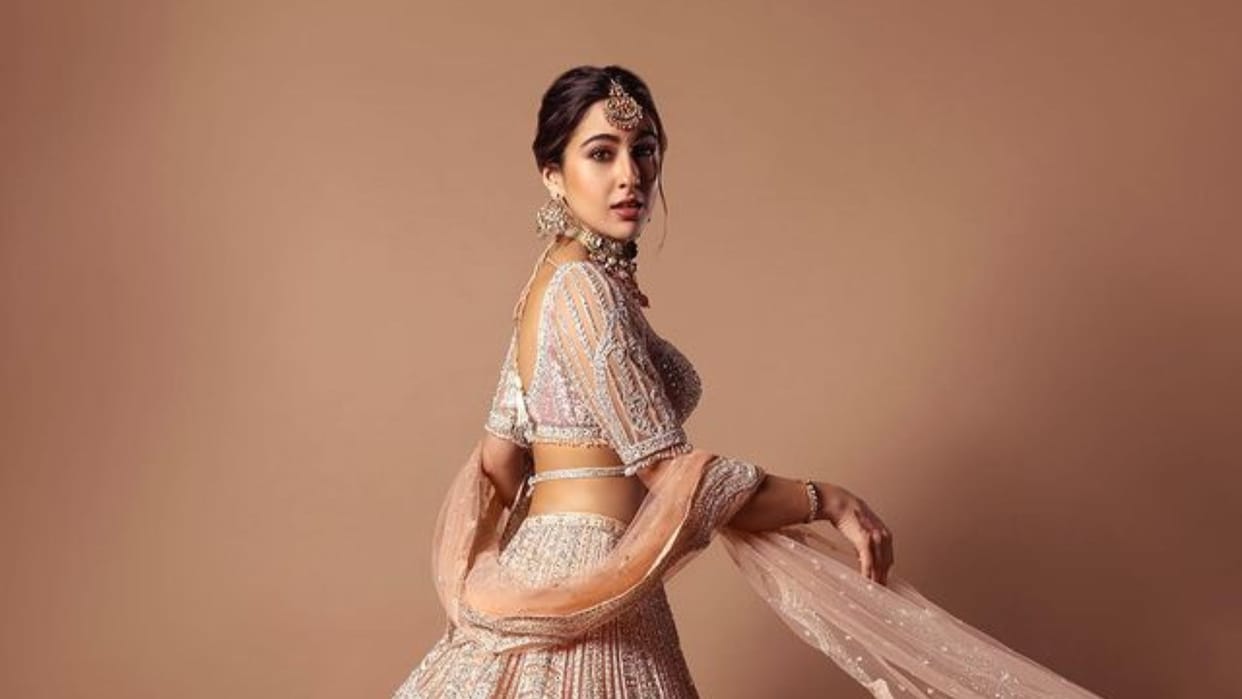 ae watan mere watan actress sara ali khan Burnt her stomach while doing film Promotion video goes viral