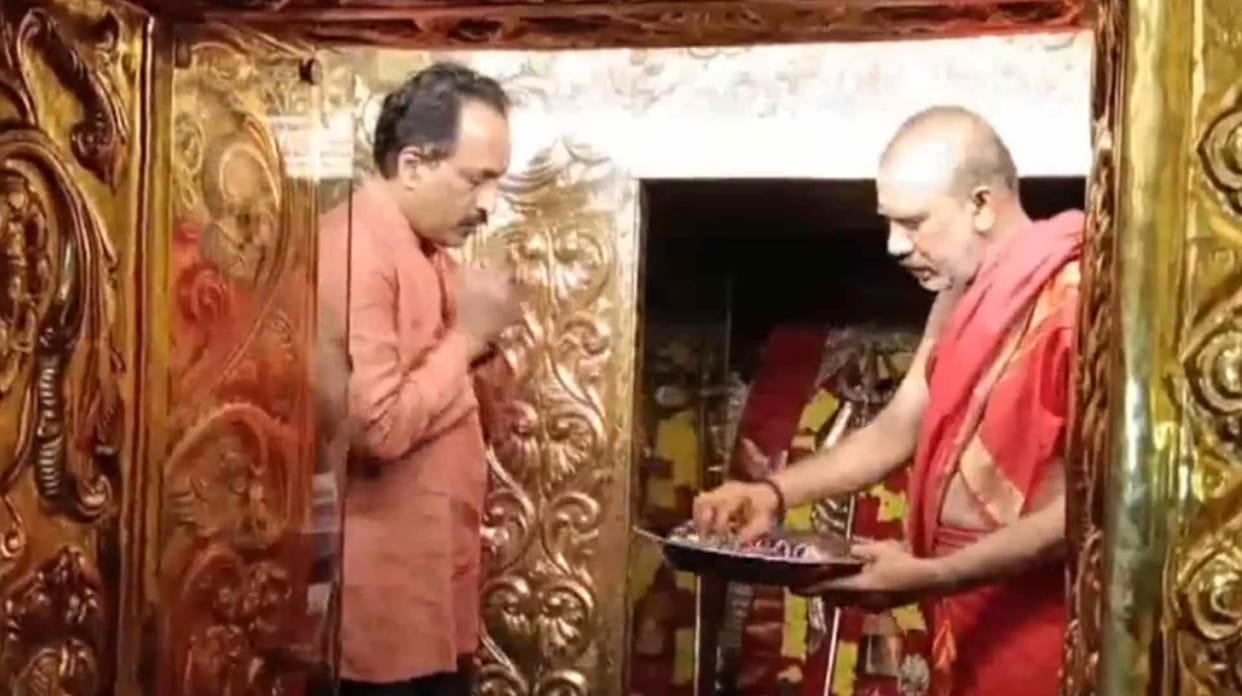 ISRO Chairman offered prayers at Sri Chengalamma Templehead of meteorological satellite INSAT-3DS launch