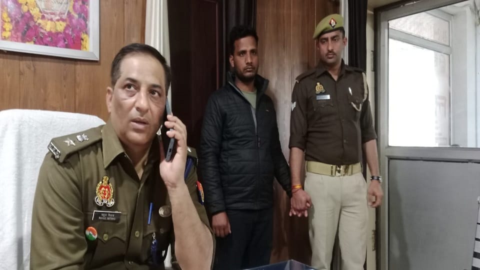 UP Police Constable Exam Munna Bhai Arrested From mainpuri bihar Solver Gang Active