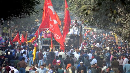 Commandant at Gajraj with flag, Captain came out riding on horses.