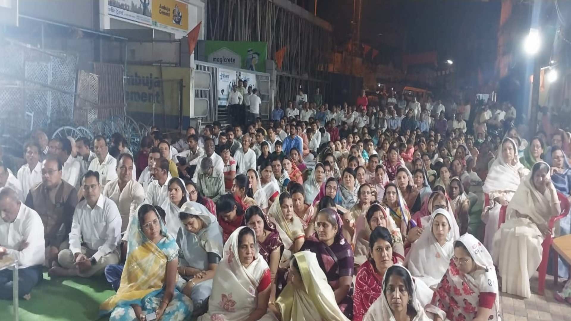 खंडवा में जैन समाज ने मौन रैली निकाली और स्मृति सभा की