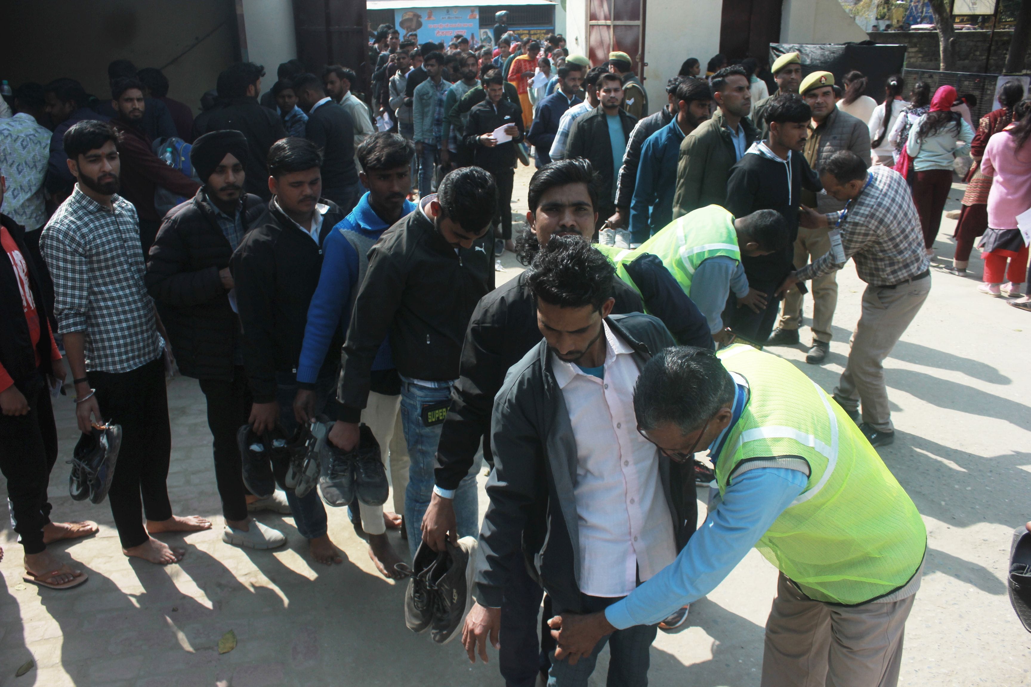 Constable Recruitment: Candidates were contracted for Rs 10 lakh each, solver got Rs 20 thousand