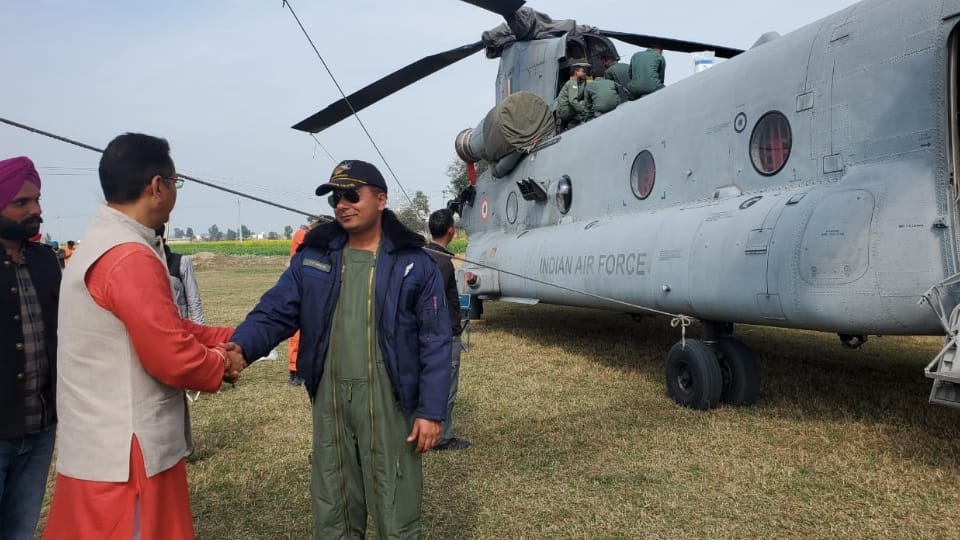 Chinook helicopter of Indian Air Force made precautionary landing in open field in Barnala