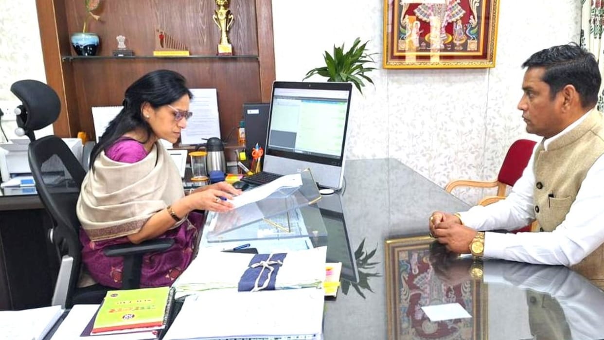 Shahpura MLA Bairava met the Medical Minister