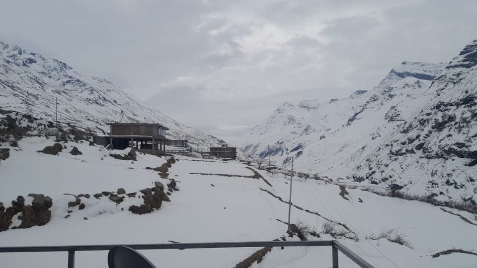 Snowfall started in Rohtang Pass, Koksar Himachal