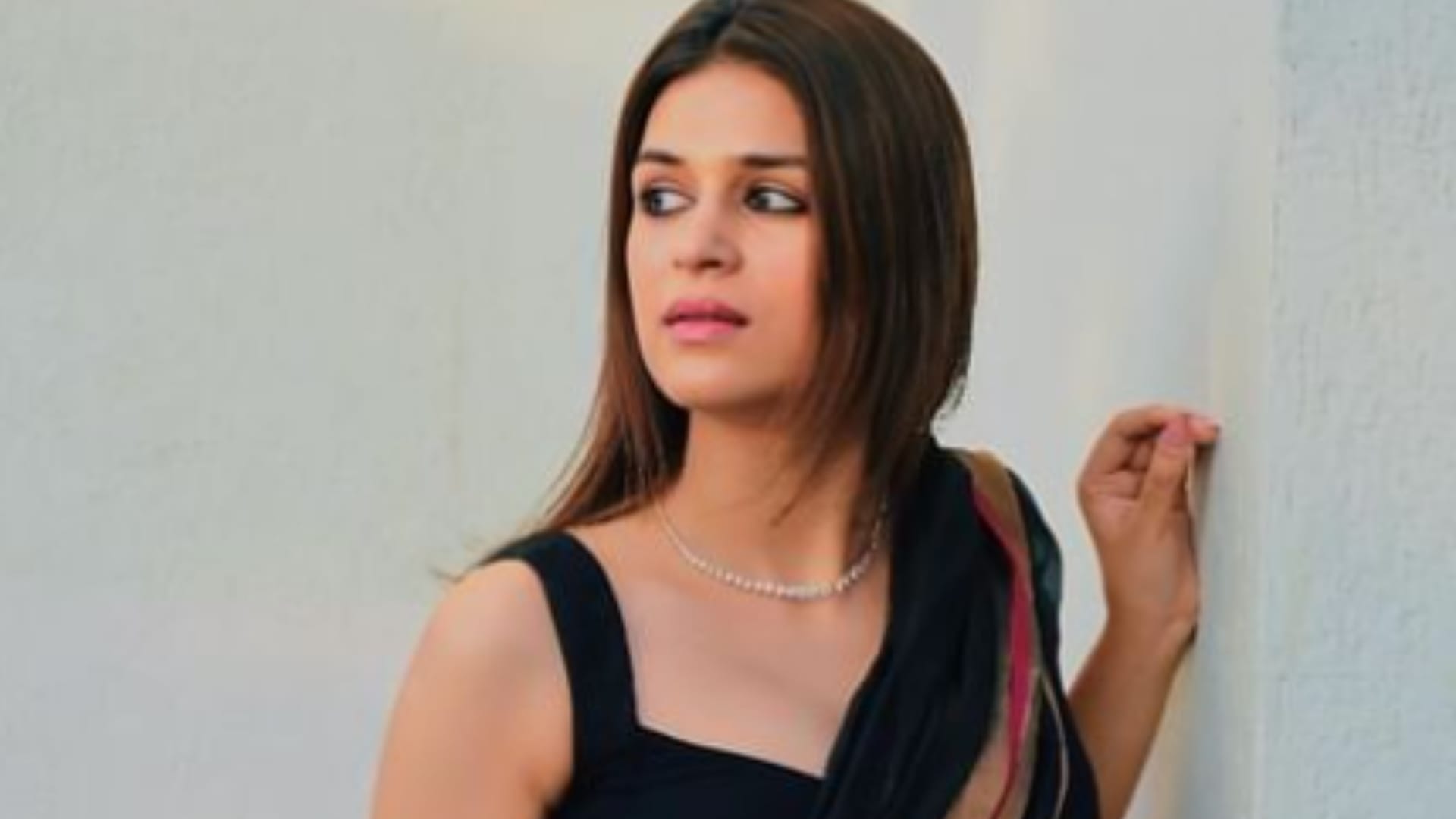 Actress Shraddha Das social media post after Emergency Flight Landing Read details Inside