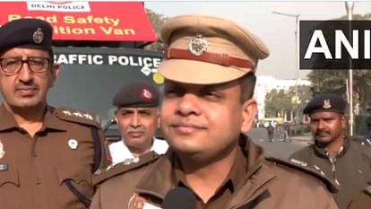 Delhi Traffic police running campaign for road safety DCP Traffic Shashank Jaiswal