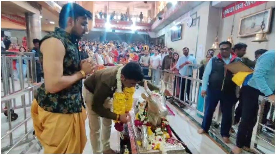 Ujjain new SP Pradeep Sharma assumed charge after having darshan of Baba Mahakal