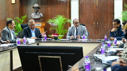 मुख्य निर्वाचन अधिकारी डॉ. बीवीआरसी पुरुषोत्तम