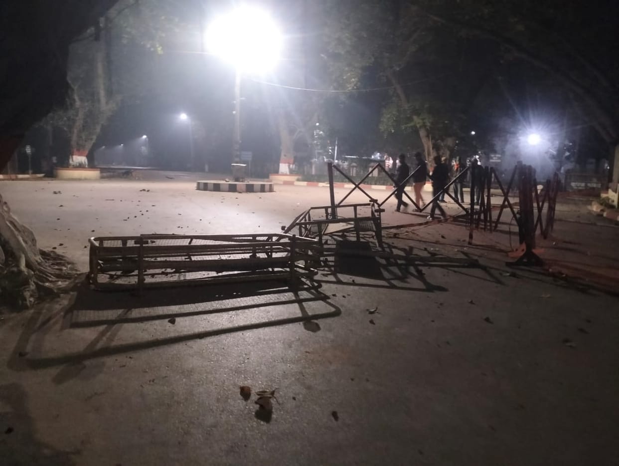 ABVP raised questions on beating of students in BHU hostel varanasi