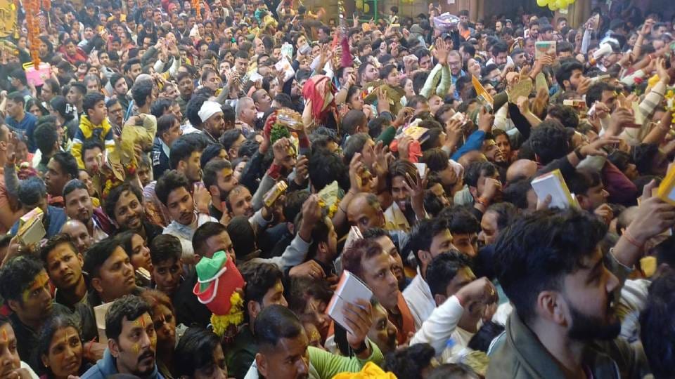 Lakhs of devotees gathered at Banke Bihari temple in Vrindavan