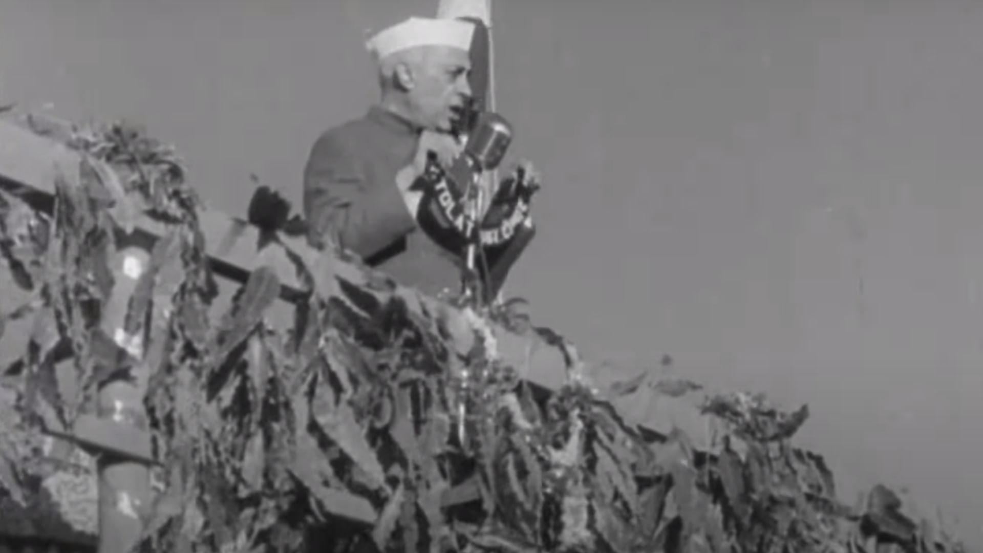 आम चुनाव 1951-52 में प्रचार करते जवाहर लाल नेहरू