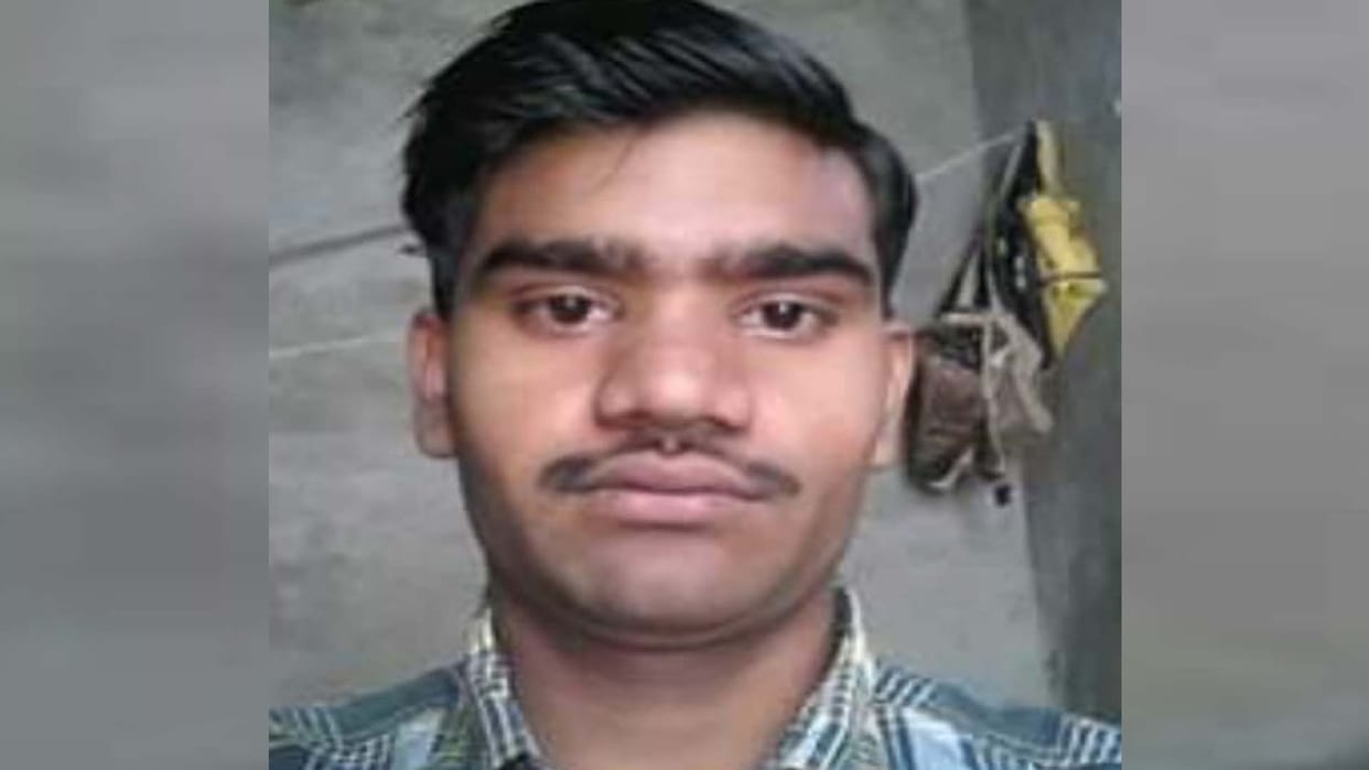 Road accident in Hardoi: Bike rider dies due to collision with car