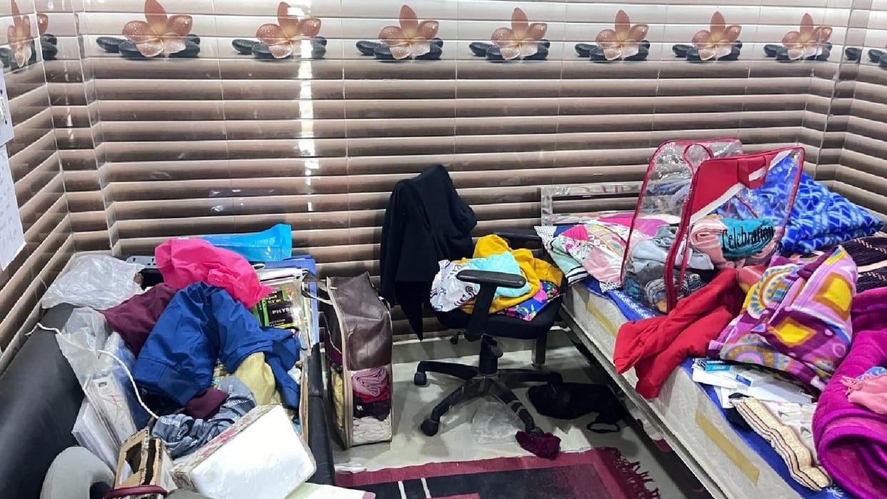 machine mechanic threatened and cash and mobile snatched away In Sonipat, thieves targeted advocate house