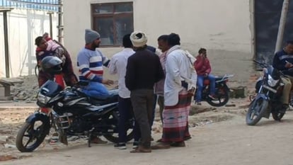 Bettiah: Dead body of married woman found hanging from fan in suspicious condition; Bihar Police
