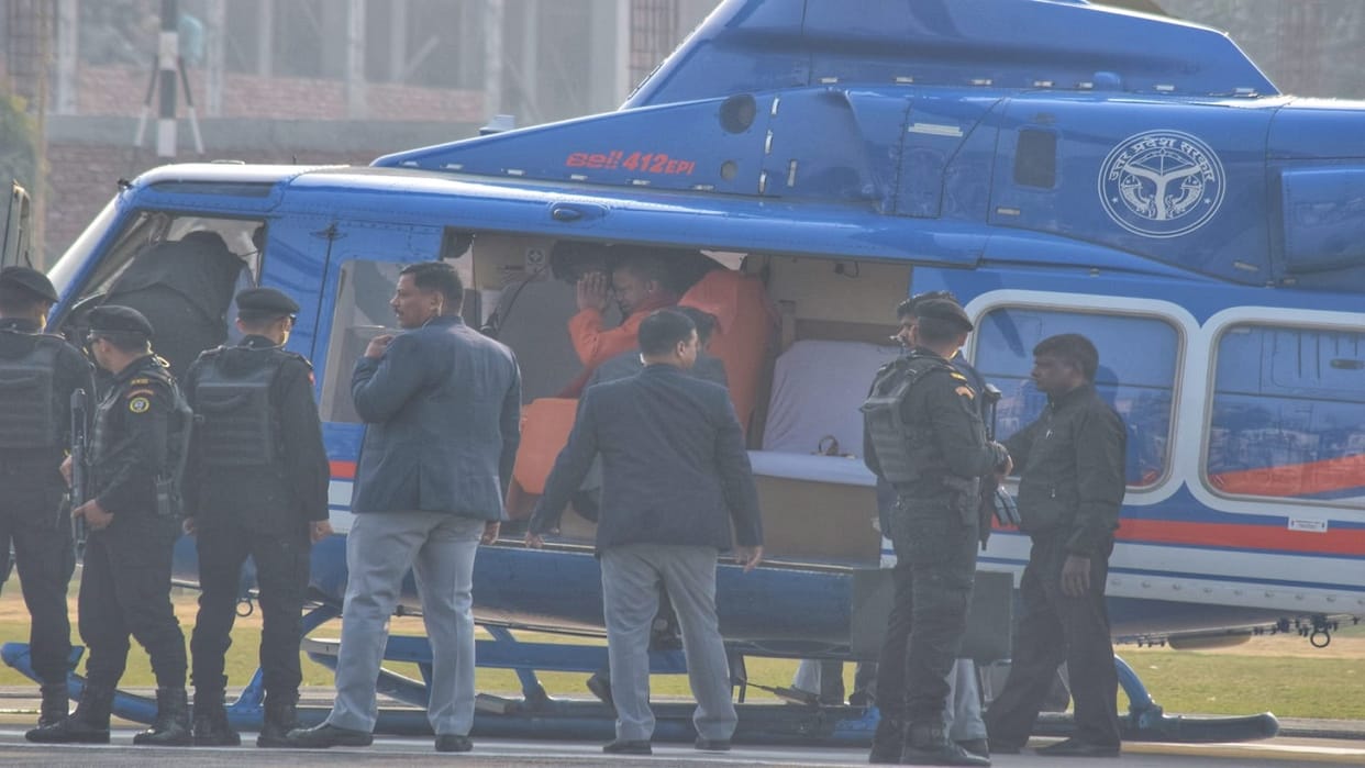 CM Yogi Adityanath suddenly arrived in Bareilly will rest for the night in Circuit House