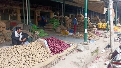 Farmers Protest in Dehradun: राजधानी की सड़कों पर दिखा किसानों का आक्रोश, मंडी में की तालाबंदी, लगाया जाम Farmers Protest in Dehradun road jam market lockout Uttarakhand watch Photos