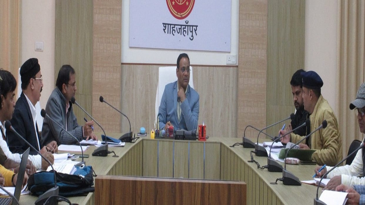 DM ordered E-rickshaws will not run on the highway in Shahjahanpur