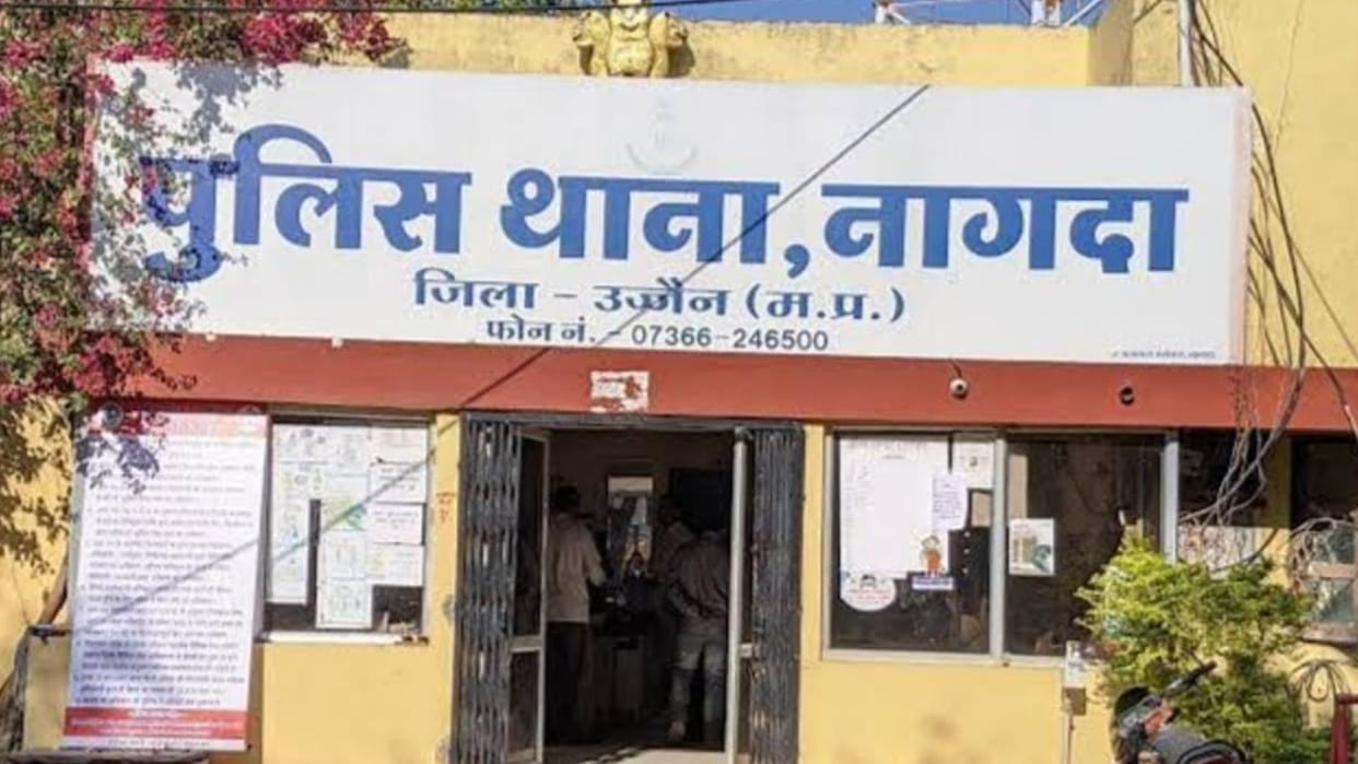 Dead body of field officer found after ordering cheese curry